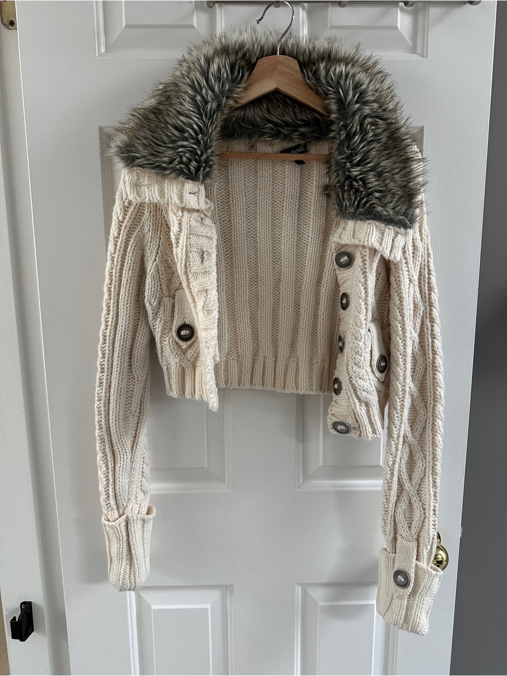 le chateau Cream Cable Knit Cropped Sweater with Faux Fur Trim Metal Buttons - L